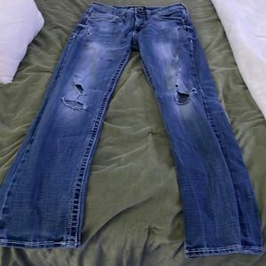 Men’s Salvage/ Buckle Jeans